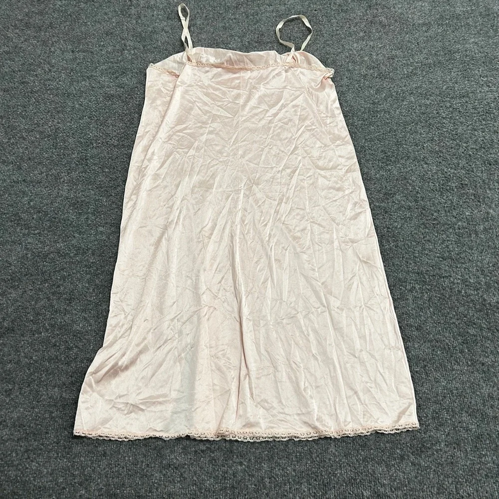 Vanity Fair Full Slip Womens Size 38L Pink Lace Trim Floral Embroidered Vintage